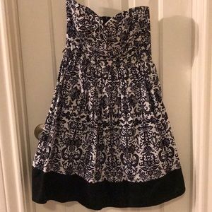 Strapless black & white dress 🌚